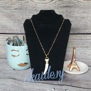 Stella & Dot Sahara Pendant Necklace